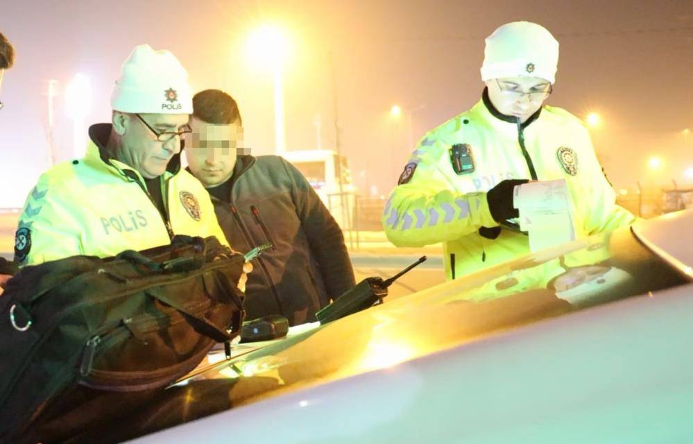 Polisin alkollü sürücüyle imtihanı! Esprileriyle herkesi güldürdü 4